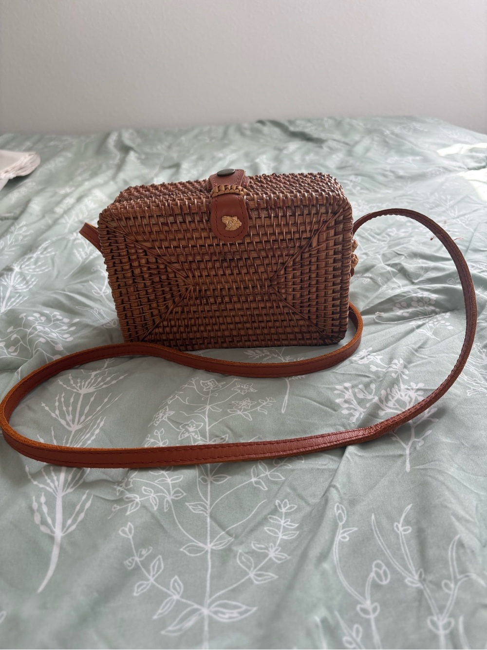 Brown Woven Crossbody Bag with Leather Strap - Picture 3 of 8